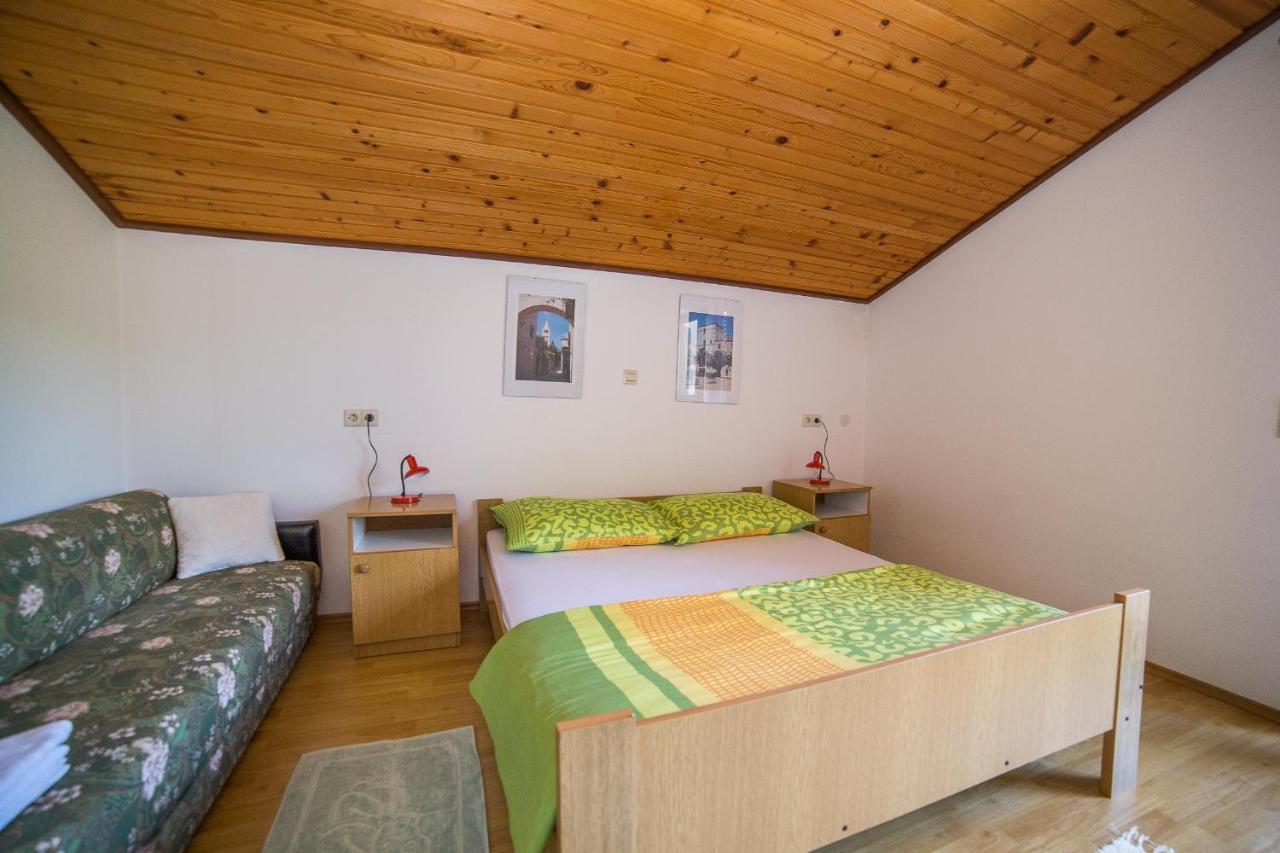 Apartments Pahljina Palit Екстер'єр фото