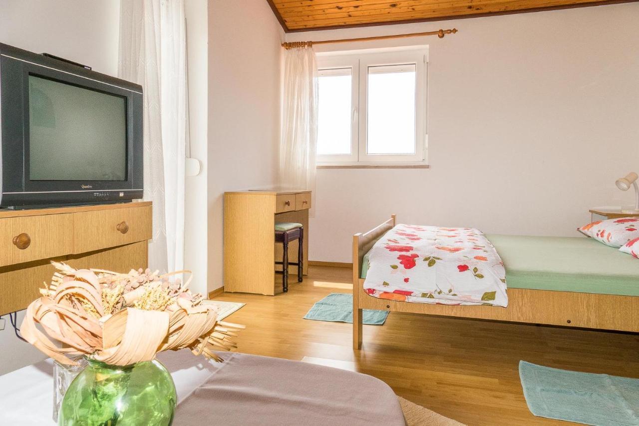 Apartments Pahljina Palit Екстер'єр фото