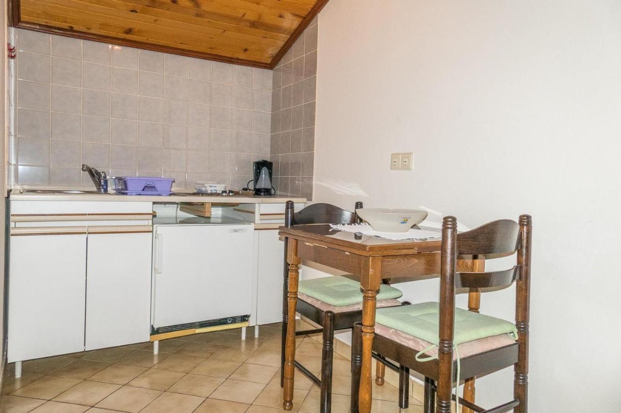 Apartments Pahljina Palit Екстер'єр фото
