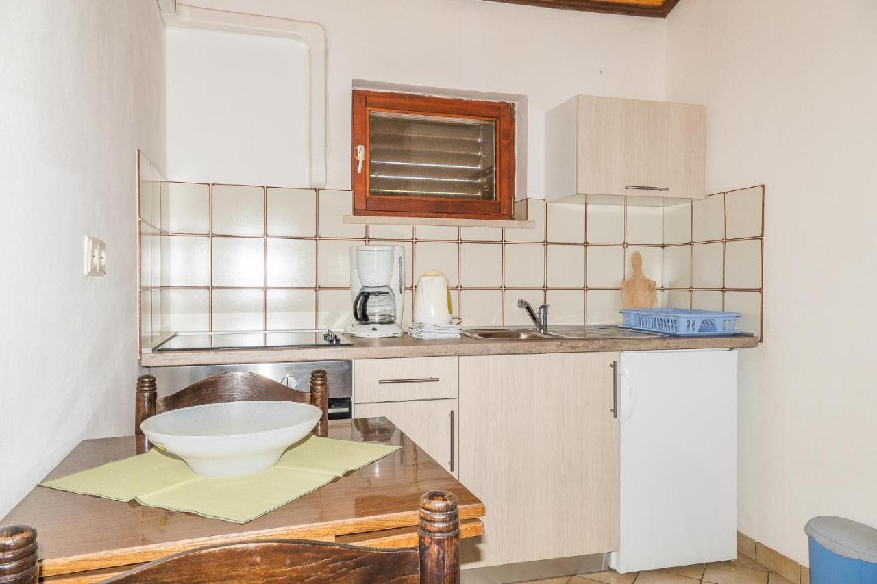 Apartments Pahljina Palit Екстер'єр фото