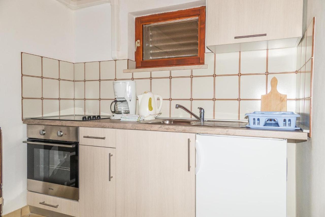 Apartments Pahljina Palit Екстер'єр фото