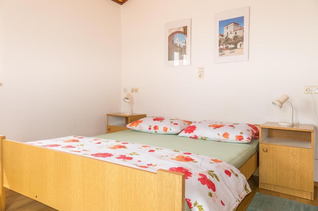 Apartments Pahljina Palit Екстер'єр фото